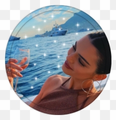 Kendalljenner Pfp Image - Instagram Kendall Jenner Boat Emoji,Kendall Jenner Emoji