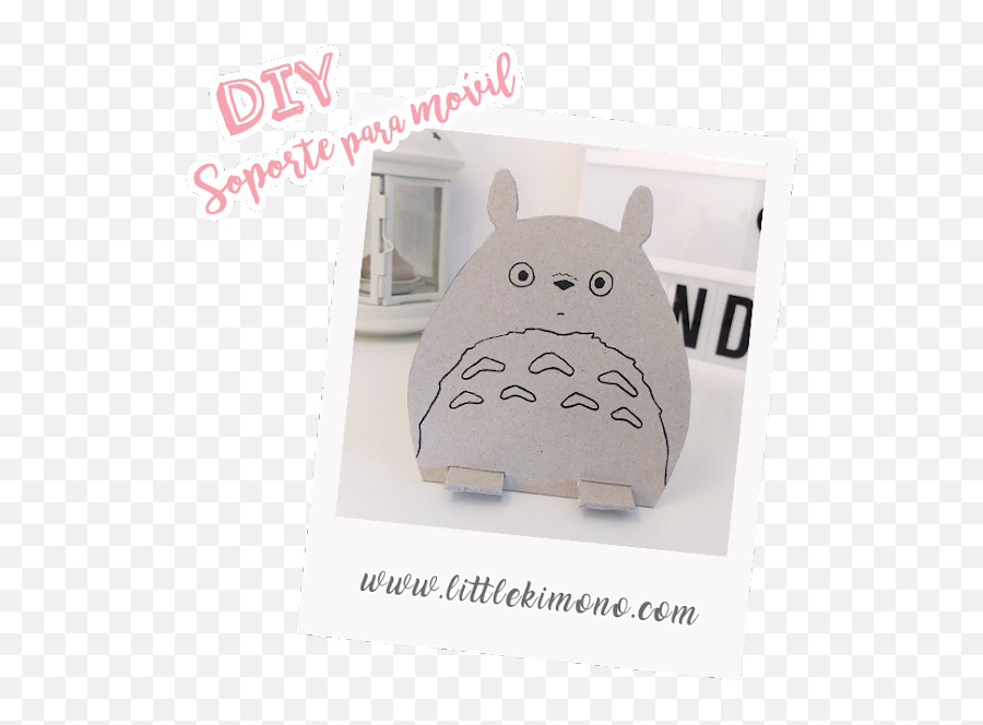 Manualidades Fáciles Y Sencillas Diy U2013 Soporte Para Celular - Soporte Paea Celular De Totoro Emoji,Como Hacer Una Pantuflas De Emojis Goma Eva