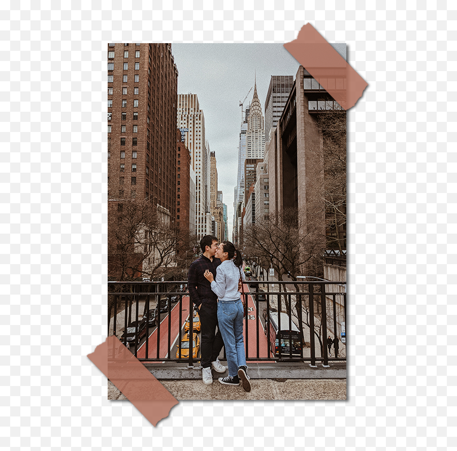 Intimate Paris Photographer For Wedding - Chrysler Building Emoji,Torre Eiffel En Emotion